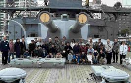 記念艦三笠のマストアンテナで放送を受信！三笠こどもラジオ教室を開催